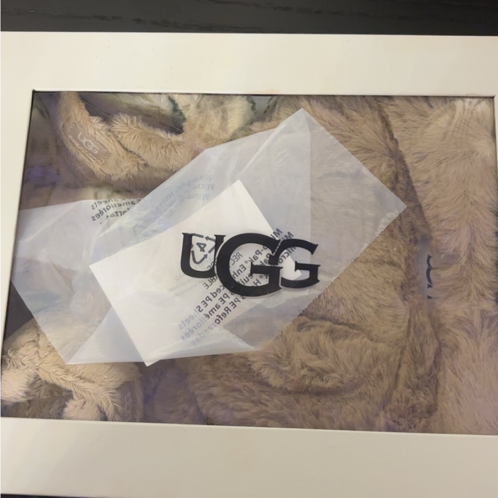 UGG fuzzy winter Hat,Mitten, and shoe set